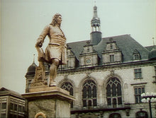 Lade das Bild in den Galerie-Viewer, Die DDR In Originalaufnahmen - Halle Und Halle-Neustadt