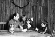 Lade das Bild in den Galerie-Viewer, Robinsons Hütte